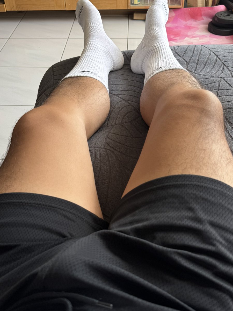 有人想聞嗎😏
#白襪控 #野裸露出 #原味内裤 #原味定制