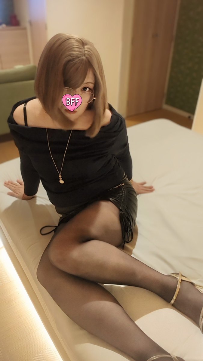 オフショルダーを着てるオバサンは、ある意味レアですよ✨✌️