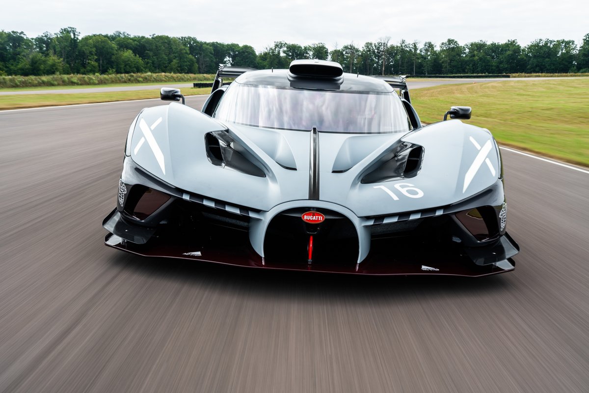 Bugatti's tweet image. Extreme performance meets expert precision.
BOLIDE owners can now enjoy certified trackside support, thanks to BUGATTI’s specialized training program for Bolide Center technicians.
From private handovers to full race prep, it is an experience like no other.
#BUGATTI #BOLIDE
–…