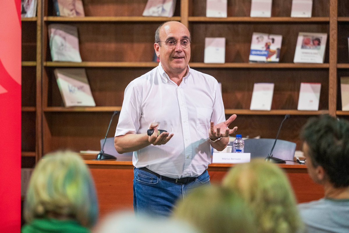 A la conferència “Ricard Viñes, un pianista al centre del món”, el musicòleg i comissari de l’Any Viñes Màrius Bernadó ens ha acostat la figura d'aquest pianista compromès amb les avantguardes. 
Dins el 4t cicle “Intèrprets Catalans Històrics".