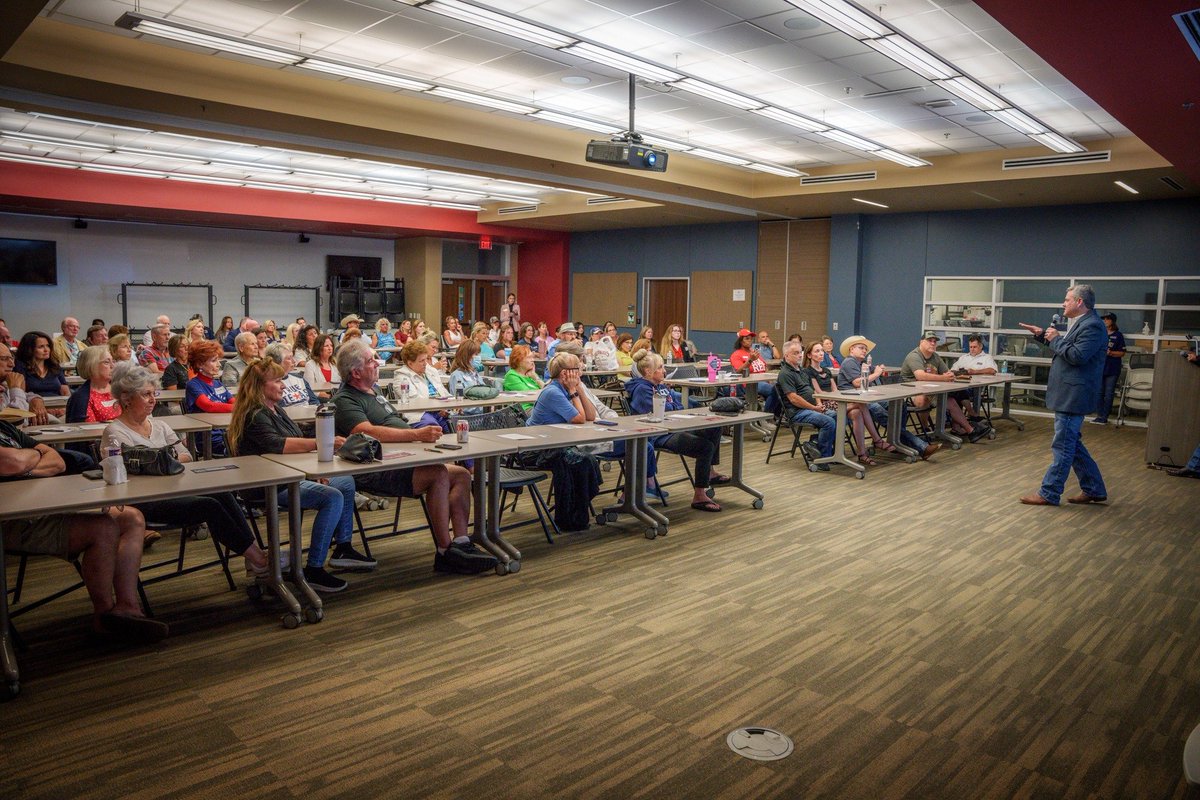AndyHopperTX's tweet image. Incredible turnout last night in Denton with @TrueTXProject! Gave a session recap with @realmitchlittle with some great Q&A. Thank y'all SO MUCH for inviting us!