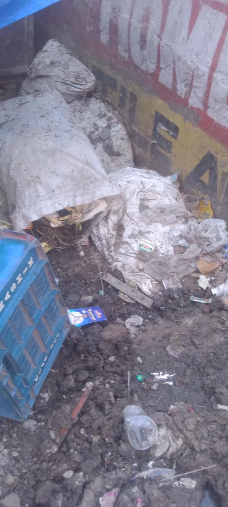 RajeshS34331036's tweet image. श्रीमति आदरणीया मुख्यमंत्री @gupta_rekha जी शक्ति गार्डन सफ़ेद मंदिर पर बीते 10 दिनों से कूड़े का ढेर पड़ा है कृपया संज्ञान ले
@gupta_rekha 
@MCD_Delhi 
@ArvindKejriwal 
@AtishiAAP 
@ManojTiwariMP