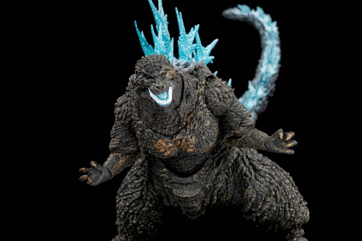 TAS_SHMA's tweet image. Here’s your first clear look at the upcoming S.H.MonsterArts Godzilla (2023) [Exclusive Edition]—which is being made available to the U.S. market as a San Diego Comic-Con 2025 event exclusive!

The figure features striking translucent dorsal fins enhanced with layered paint…