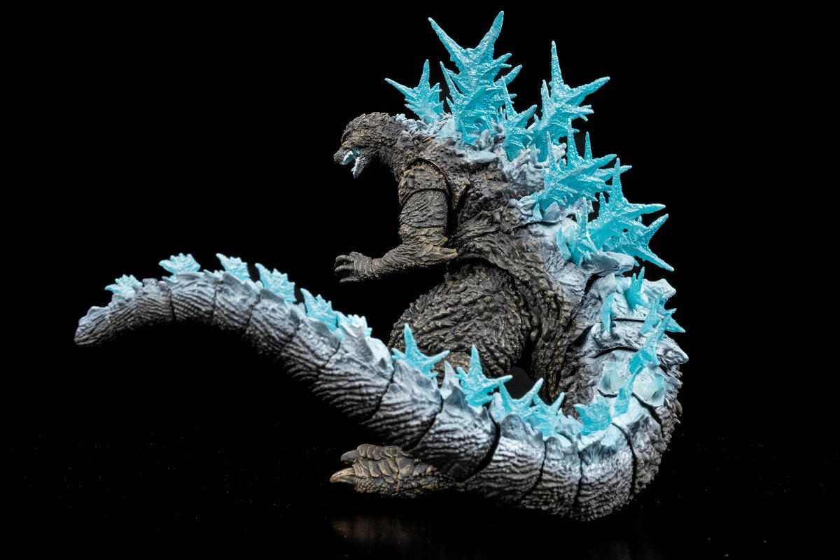 TAS_SHMA's tweet image. Here’s your first clear look at the upcoming S.H.MonsterArts Godzilla (2023) [Exclusive Edition]—which is being made available to the U.S. market as a San Diego Comic-Con 2025 event exclusive!

The figure features striking translucent dorsal fins enhanced with layered paint…