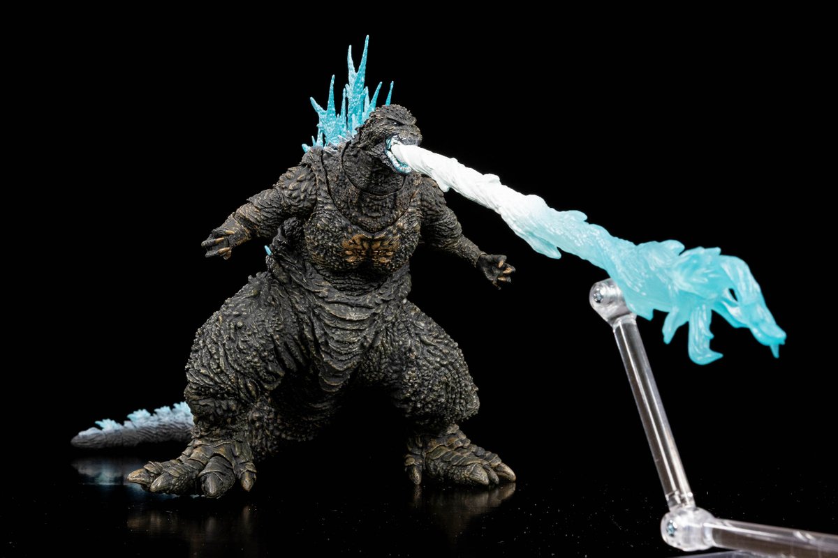 TAS_SHMA's tweet image. Here’s your first clear look at the upcoming S.H.MonsterArts Godzilla (2023) [Exclusive Edition]—which is being made available to the U.S. market as a San Diego Comic-Con 2025 event exclusive!

The figure features striking translucent dorsal fins enhanced with layered paint…