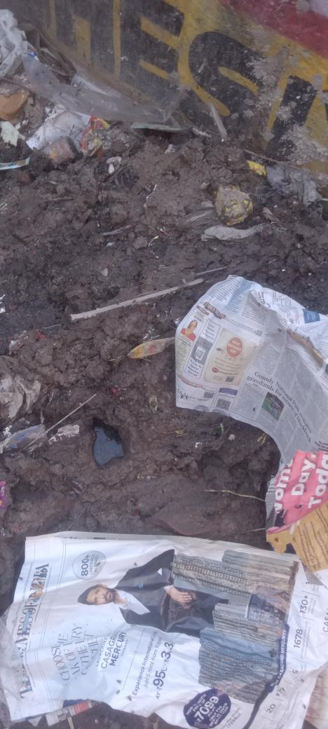 RajeshS34331036's tweet image. श्रीमति आदरणीया मुख्यमंत्री @gupta_rekha जी शक्ति गार्डन सफ़ेद मंदिर पर बीते 10 दिनों से कूड़े का ढेर पड़ा है कृपया संज्ञान ले
@gupta_rekha 
@MCD_Delhi 
@ArvindKejriwal 
@AtishiAAP 
@ManojTiwariMP