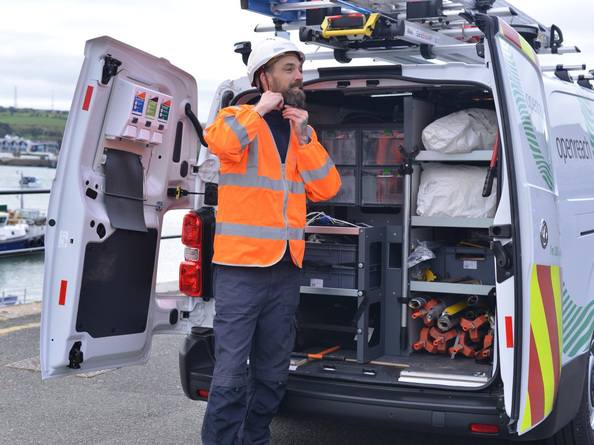 WeAreOpenreach's tweet image. Our vans have changed over time, but the dedication of our engineers remains constant, continuing to be the driving force behind the UK’s biggest broadband network 🚐

📷 by engineer Thomas Hughes: a 1946 Morris Z Series Post Office Telephone Engineers Van – a nod to our legacy!