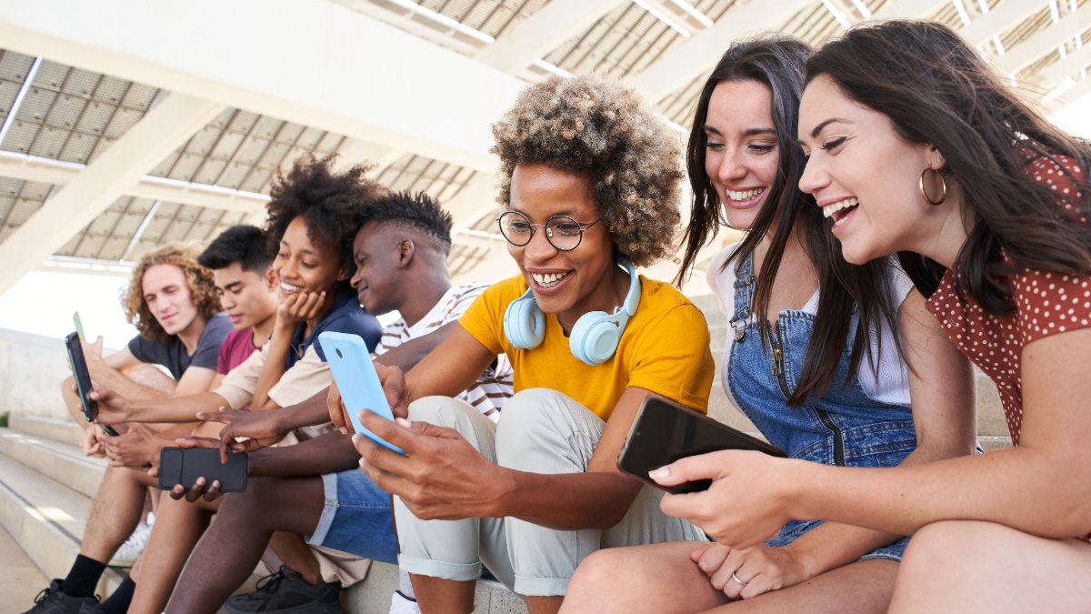 Gen Z planifica viajes para Instagram.
Millennials quieren experiencias locales auténticas.
Gen X necesita reservas simples y de autoservicio—sin llamadas, sin complicaciones.
ByteTravel construye plataformas que funcionan para las tres generaciones
#ViajeGeneracional #TravelTech