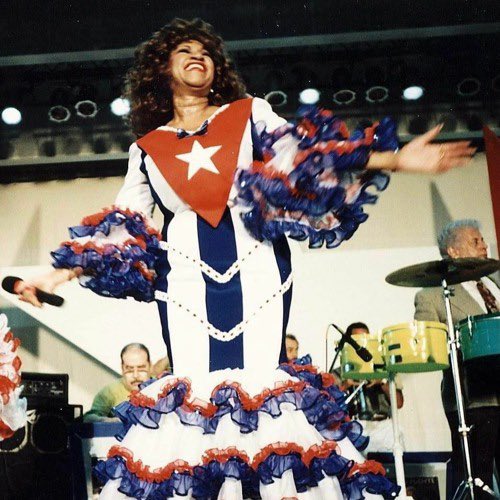 Taoro8's tweet image. Un día como hoy hace 22 años falleció a la edad de 77 años Úrsula Hilaria Celia de la Caridad de la Santísima Trinidad Cruz Alfonso, nuestra enorme Celia Cruz, todo un símbolo de la cultura cubana y latina a nivel mundial, aunque a algunos les duela @DiazCanelB @fernandorojas_6