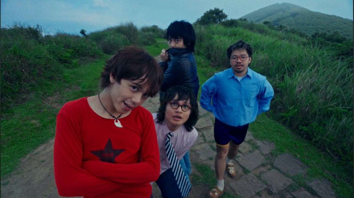 forivos's tweet image. NO PROMO NO WARNING THEY’RE JUST BACK ON A RANDOM WEDNESDAY @IVOFSPADES 

IV OF SPADES COMEBACK ‘AURA’