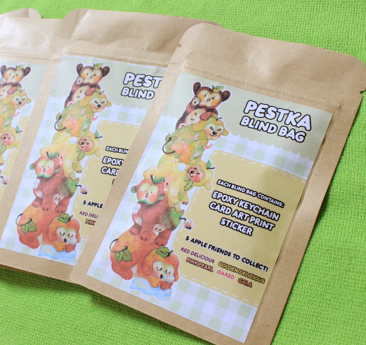 kkorotokii's tweet image. I'm excited to show you something I've been working on since April! My first keychain blind bags are ready! First batch is going to be available on Gdańskie Targi Fantastyki this August but I'll be opening online pre-orders as well!