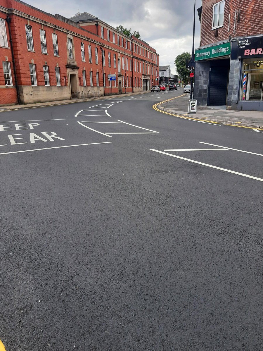 ✅ Resurfacing complete – Ashfield Road

We’ve completed carriageway resurfacing on Ashfield Road, helping to improve driving conditions and keep the network in good shape. 

trafford.gov.uk/traffordroads