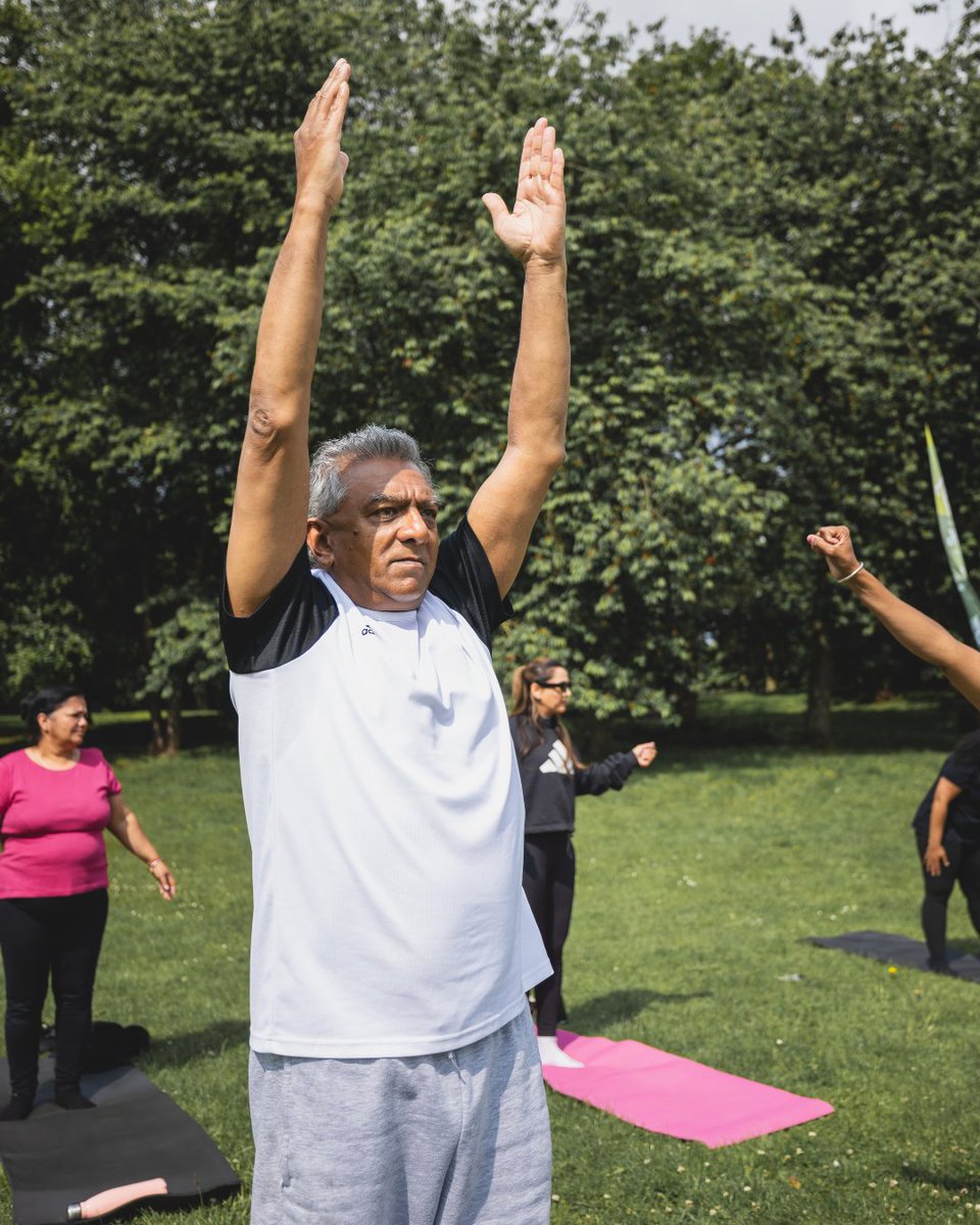 BCbeactive's tweet image. Weekly yoga is making an impact across the Black Country!
Park Yoga runs outdoor sessions every Sunday – free, inclusive & open to all 🌳
People say it’s boosted their mood, helped them unwind & feel more connected 🧠
Check out your local session here: parkyoga.co/venues/