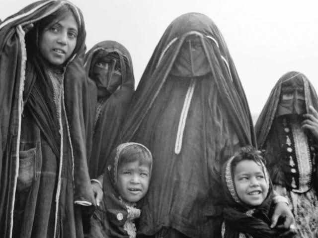 الفرق بين نساء و احفاد المصريين القدماء وبين نساء الجزيرة العربية