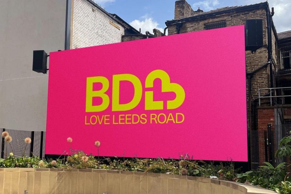 micklesb's tweet image. Some see Leeds Road in Bradford as a 'problem route', others see it as 'one of the city's most diverse and vibrant streets' - and now branding has been unveiled for a new campaign aimed at celebrating the location
thetelegraphandargus.co.uk/news/25317693.…