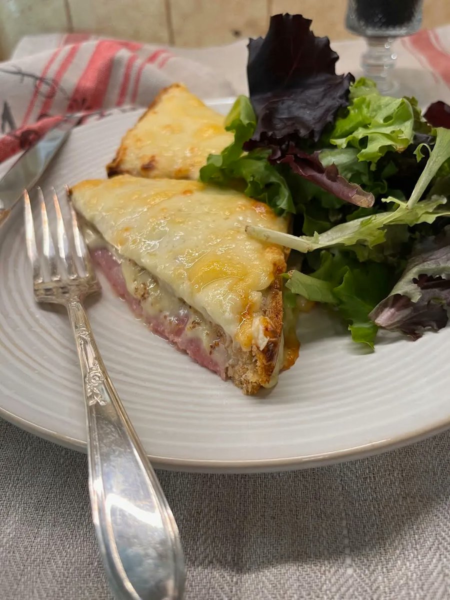 lifesafeast's tweet image. The astonishing legend of the man who first put the croque monsieur on the menu of a Parisian brasserie.
Man is good, but veal is better. - Bertolt Brecht
jamieschler.substack.com/p/croque-monsi…