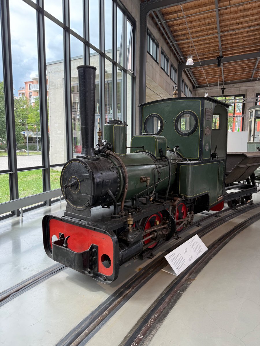 T1E2H3's tweet image. Ran into Duncan’s German Cousin (or Millie?) and Heinrich die grüne lokomitve at the Deutchse Transport Museum in Munich