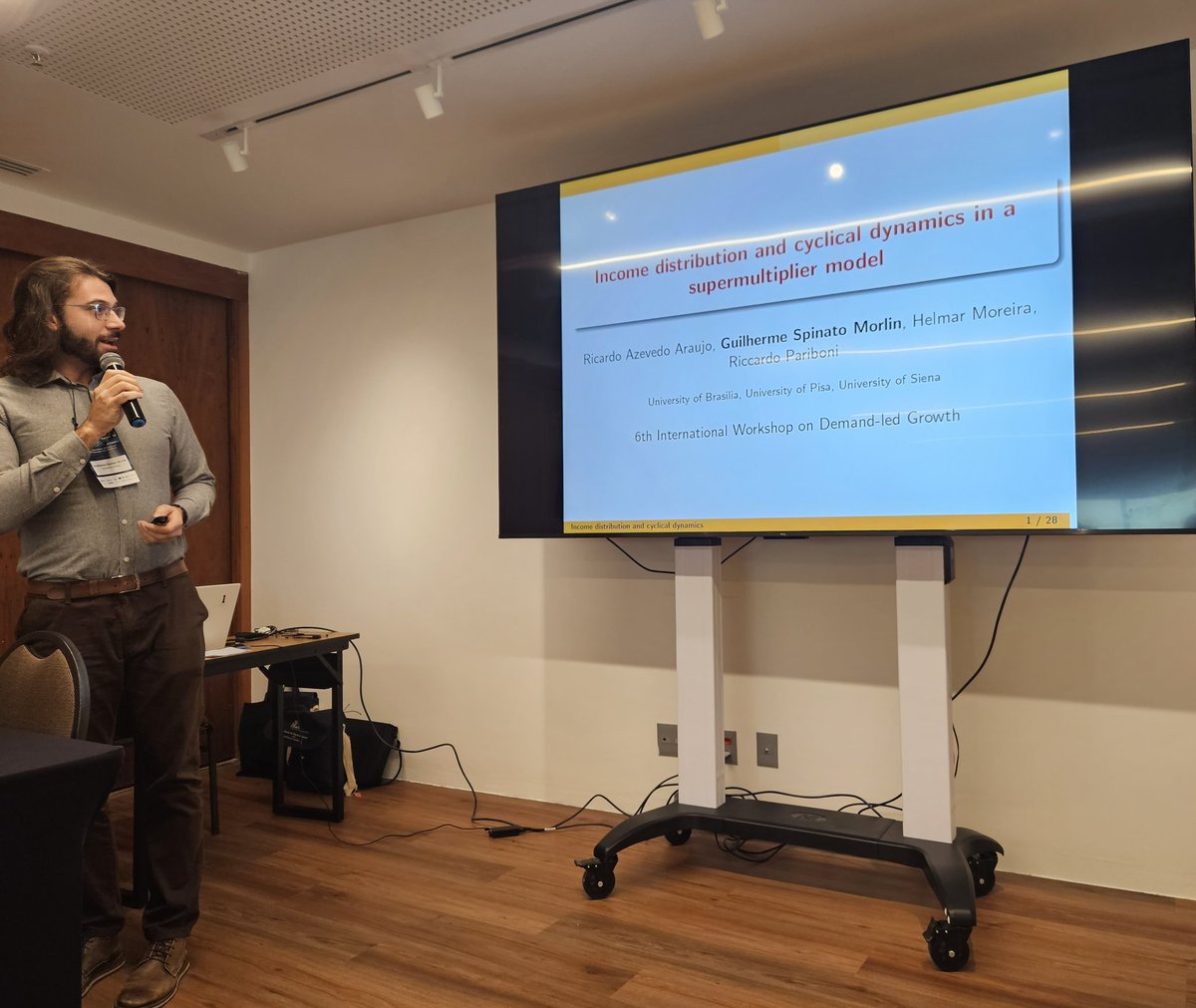 Guilherme Morlin and distribution and cycles