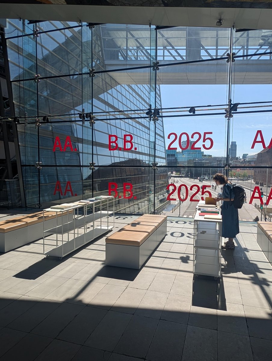 Aquestes són imatges de la Biblioteca Reial de Copenhaguen (Det Kgl. Bibliotek, The Royal Library) que ens ha fet arribar en <a href="/JAVallbona/">Josep An𝘁𝝾𝗻𝗶 Vallbona</a>  per afegir al la col·lecció de #bibliotequesdelmón. Moltes gràcies