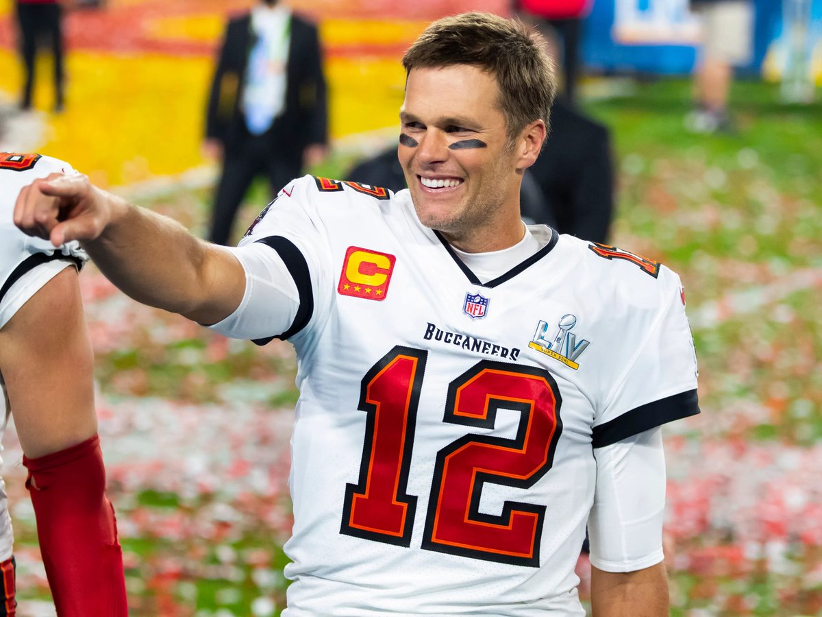 Stateofthebucs's tweet photo. Does Tom Brady deserve to be in the Buccaneers’ Ring of Honor? https://t.co/lzwqxXnov2