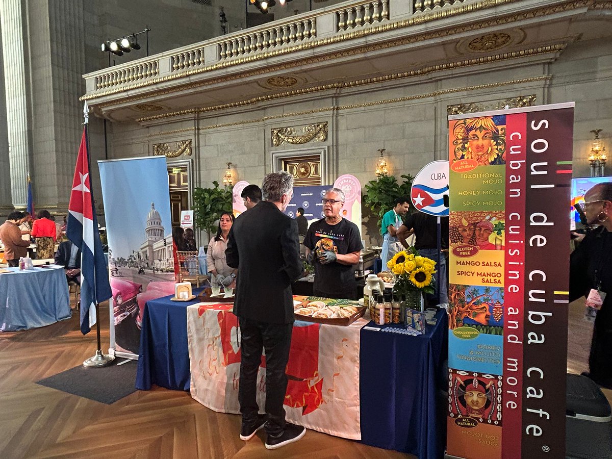 lianystr's tweet image. The Embassy of Cuba participated in the prestigious Events DC Embassy Chef Challenge, a great opportunity to show off #Cuba and its attractions.
