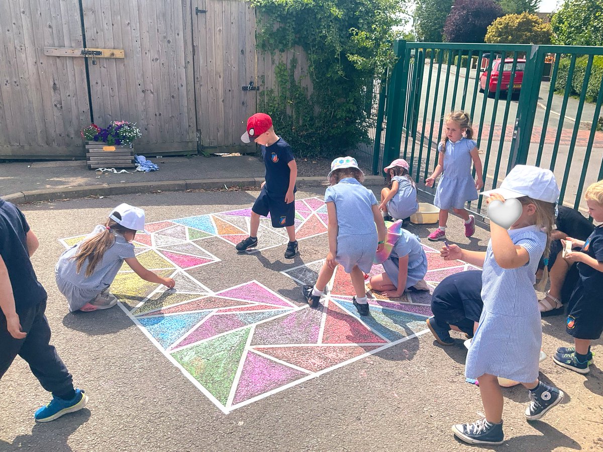 davenhamcofe's tweet image. Working together, playing together, serving God and serving others. We hope the pupils and parents enjoyed the masterpiece we created together. #EYFs #davenhamre
