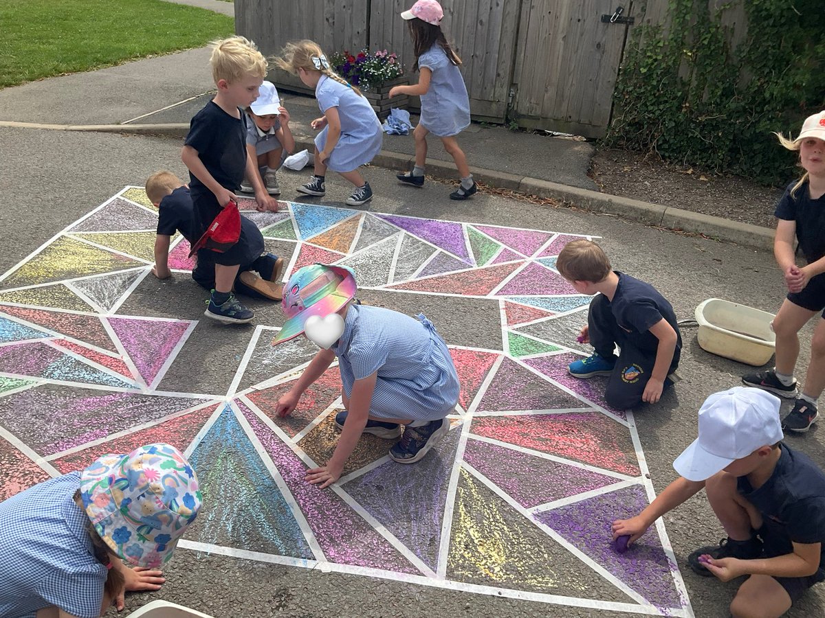 davenhamcofe's tweet image. Working together, playing together, serving God and serving others. We hope the pupils and parents enjoyed the masterpiece we created together. #EYFs #davenhamre