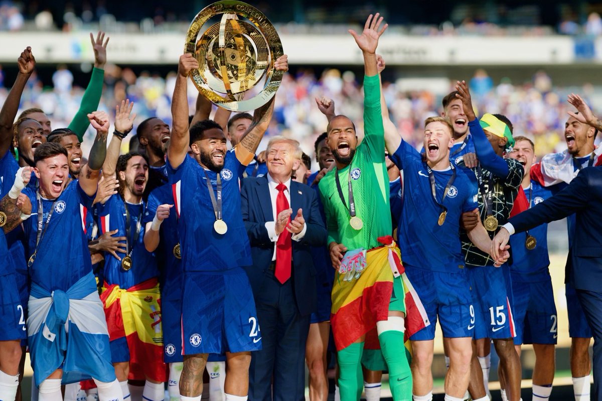 USA en Español (@usaenespanol) on Twitter photo .<a href="/WhiteHouse/">The White House</a>: El presidente Donald J. Trump en la final de la Copa Mundial de Clubes de la FIFA 🏆⚽ .<a href="/WhiteHouse/">The White House</a>: El presidente Donald J. Trump en la final de la Copa Mundial de Clubes de la FIFA 🏆⚽