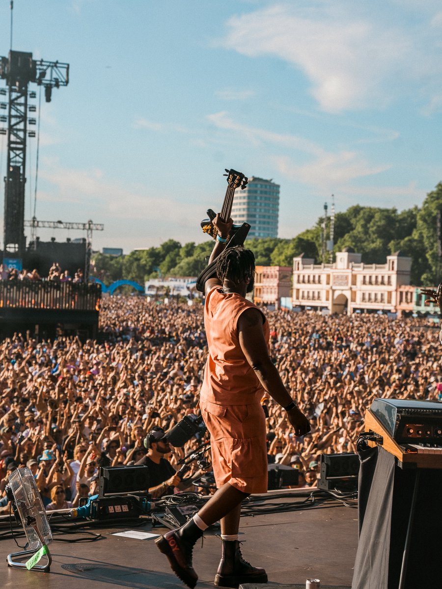 EzraCollective's tweet image. Overjoyed is an understatement. One of the most special weekends of our journey to date:
@northseajazz
Stevie Wonder Opener at @BSTHydePark
@mostly_jazz
Each one unforgettable. To everyone who joined us on any of these dancefloors. Thank you.
EZ to the world.