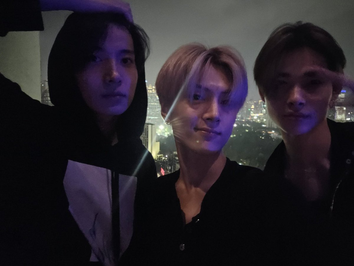 loveleeseungie's tweet image. THANK YOU JAKARTA