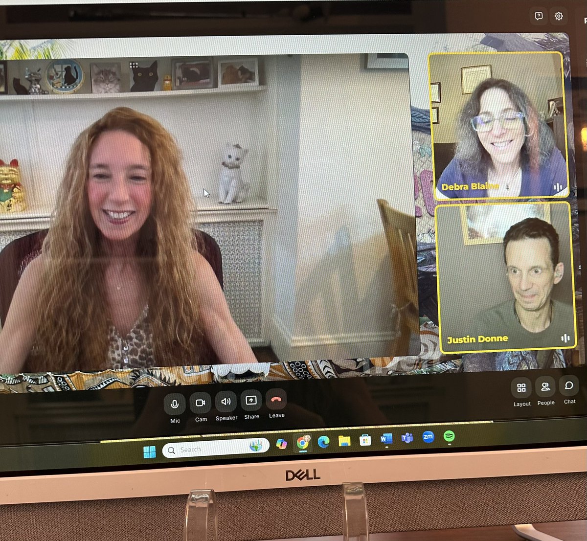 Awesome CATch Up with host <a href="/CatLadyJustin/">The Kitty Boss</a> The Kitty Boss and <a href="/debrablainemd/">Debra E. Blaine, MD</a> as our special guest.