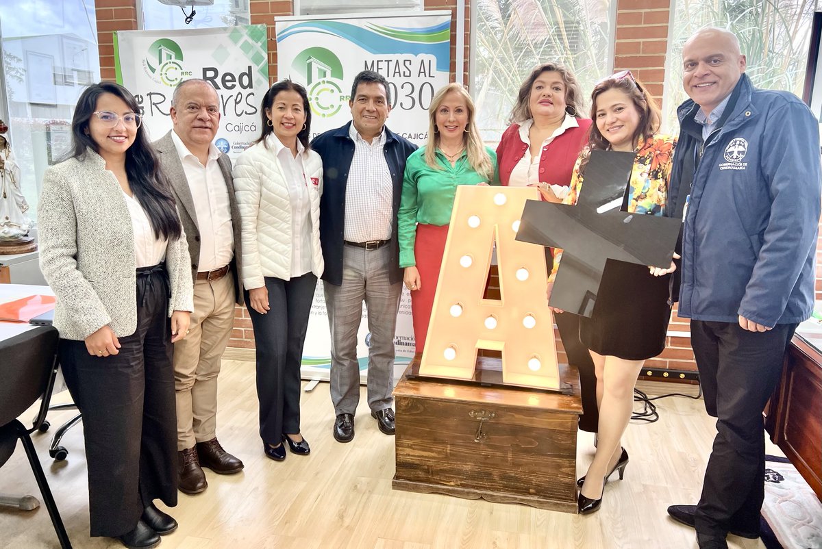 sangabrielcajic's tweet photo. Sesiona la Red de Rectores de Cajicá, con el Director de Calidad Dr José Maria Leyton de @SecEducaCundi, Patricia Castañeda,y Francy Rodríguez de #PROMCE revisamos las metas al 2030. “Unidos en el Propósito”@FundAlqueriaCav @CECavelier https://t.co/EUtemUiRgv