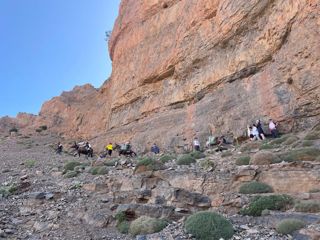 #Noticias_UBU | TREKING MARRUECOS 
¡Cima alcanzada y nuevos amigos para siempre! 

Este treking ha sido mucho más que coronar el Mgoun: todos alcanzaron la cima, pero lo mejor es que un grupo de desconocidos se ha convertido en una familia de montaña. | #Treking_UBU