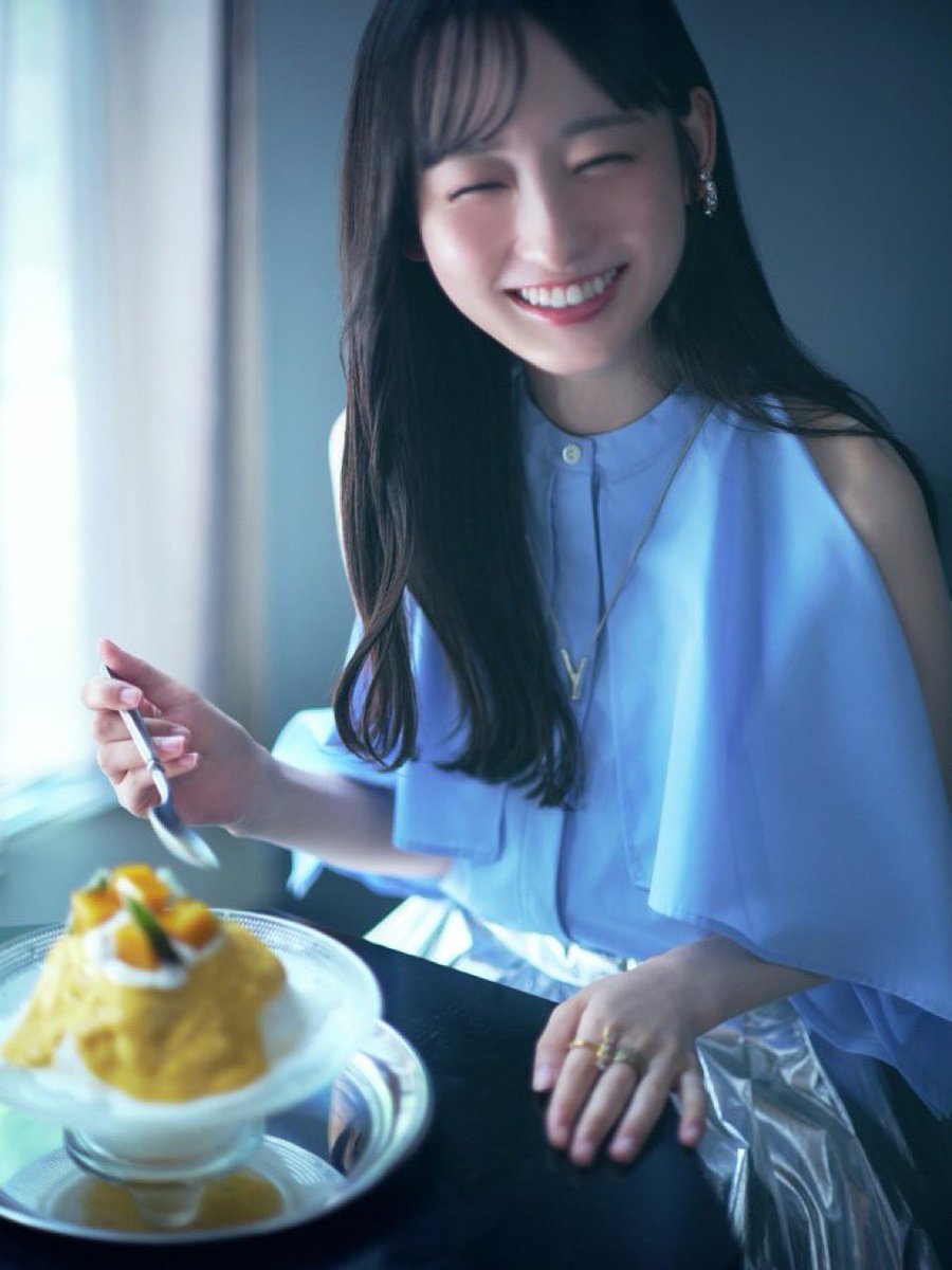 「久しぶりじゃない？こういうの」
美空との記念日に訪れたレストラン。

コースを一通り食べたというのに、
「スイーツは別腹なの！」と言って
スプーンを口に運んでいる。

幸せに満ちたその笑顔を見る度に、
つくづく、結婚してよかったなと思う。
#写楽短