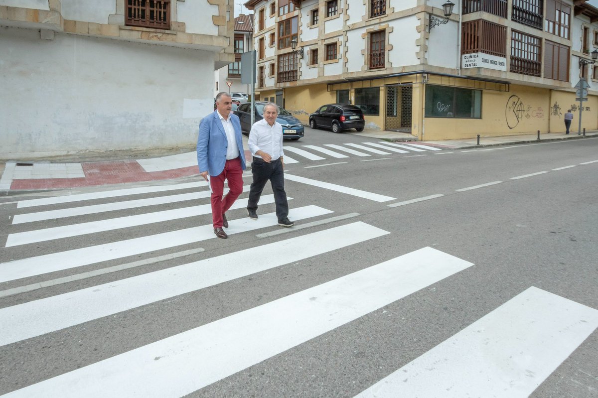 📣Fomento invertirá 250.000 euros en la mejora integral de la CA-185 a su paso por #Potes

El consejero ha visitado hoy el término municipal, donde se destinarán más de 117.000 a proteger la tubería de saneamiento en la margen izquierda del río #Quiviesa

bit.ly/4nUpeiD