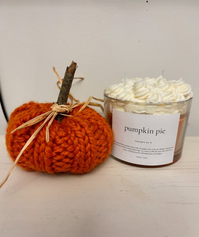 bebrandeddotca's tweet photo. 🕯️ Handmade with love! Check out Kendall’s custom soy candles – clean burn, cozy vibes, and amazing scents. 

#ShopLocal #SoyCandles https://t.co/BwSnJXK4T6