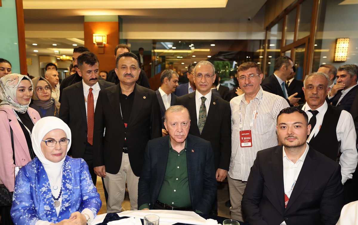 📍Kızılcahamam

Sayın Cumhurbaşkanımız ve Genel Başkanımız Recep Tayyip Erdoğan ve kıymetli eşi Sn. Emine Erdoğan Hanımefendi’nin teşrifleriyle AK Parti 32. İstişare ve Değerlendirme Toplantısı’nda bir araya gelmenin onurunu yaşadık.

<a href="/Akparti/">AK Parti</a> 
<a href="/RTErdogan/">Recep Tayyip Erdoğan</a>
@emineerdogan