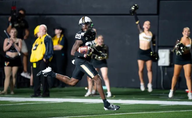 Vanderbilt All-SEC returner/starting CB Martel Hight will play wide receiver for the Commodores this fall

A new two way player enters the CFB world 👀