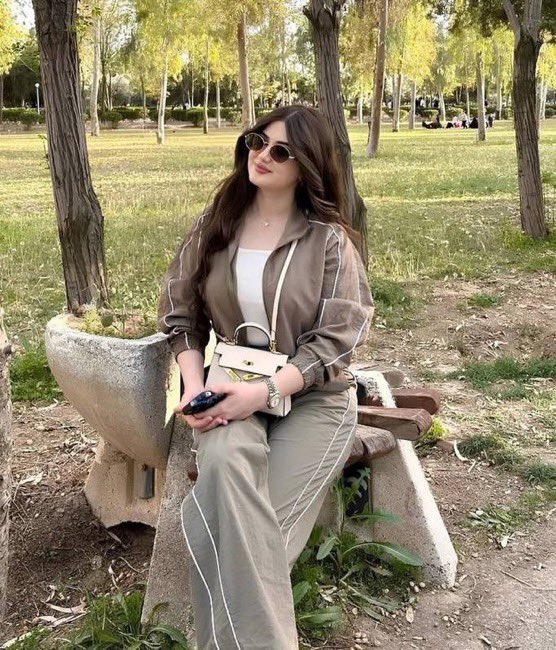 🕰️

الشُوقْ حَاااااااضِرْ  ....  💞

             وَ الحَبيبْ غَااااااااائِبْ  ....  💔

🕰️