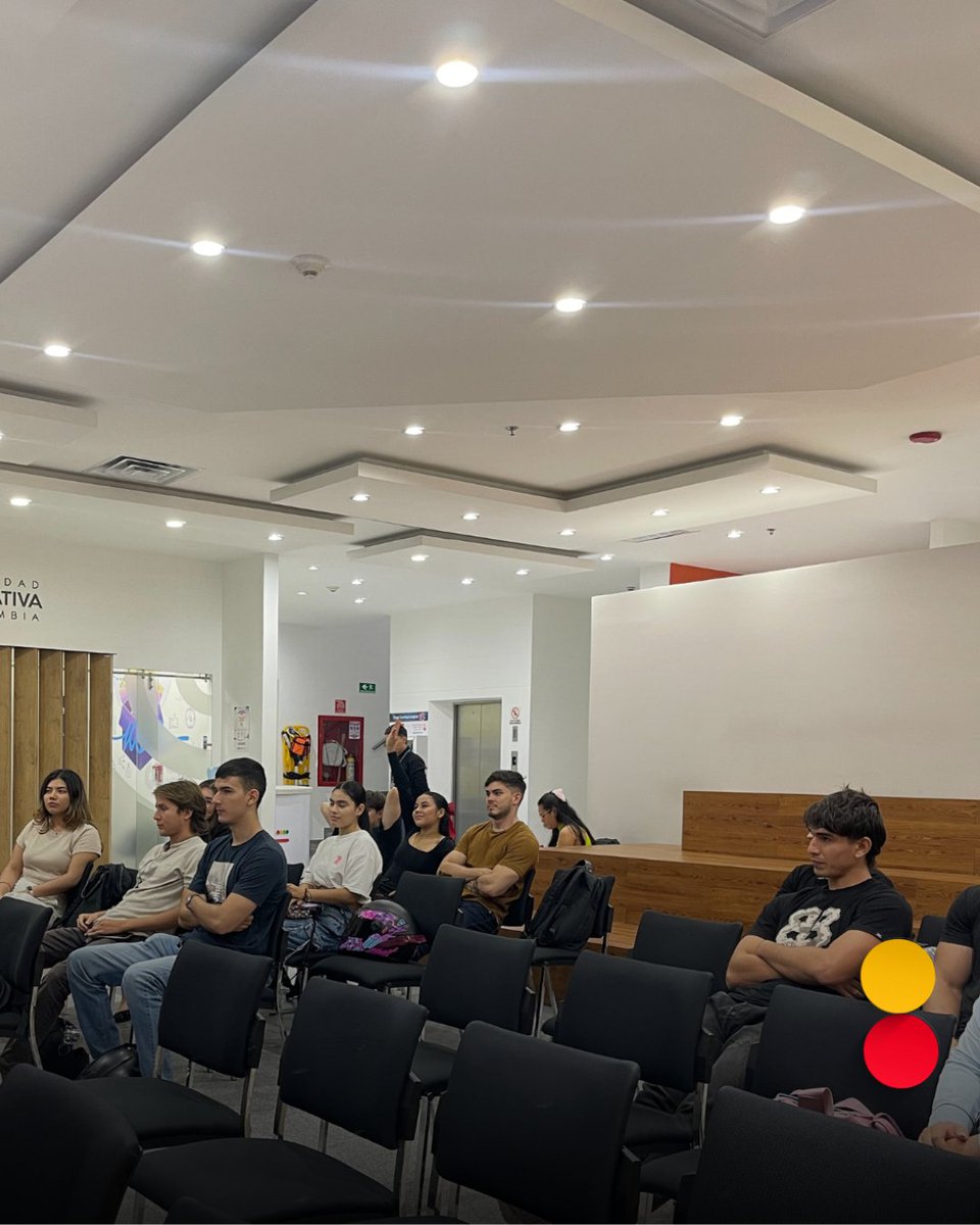 🚀 Estudiantes de Simulación Empresarial UDES visitaron S-Innova 🌟
Exploraron el ecosistema de innovación y conocieron cómo las ideas se transforman en proyectos reales 💡🌱 Descubrieron espacios de emprendimiento y tecnología que impulsan el futuro empresarial de Santander.