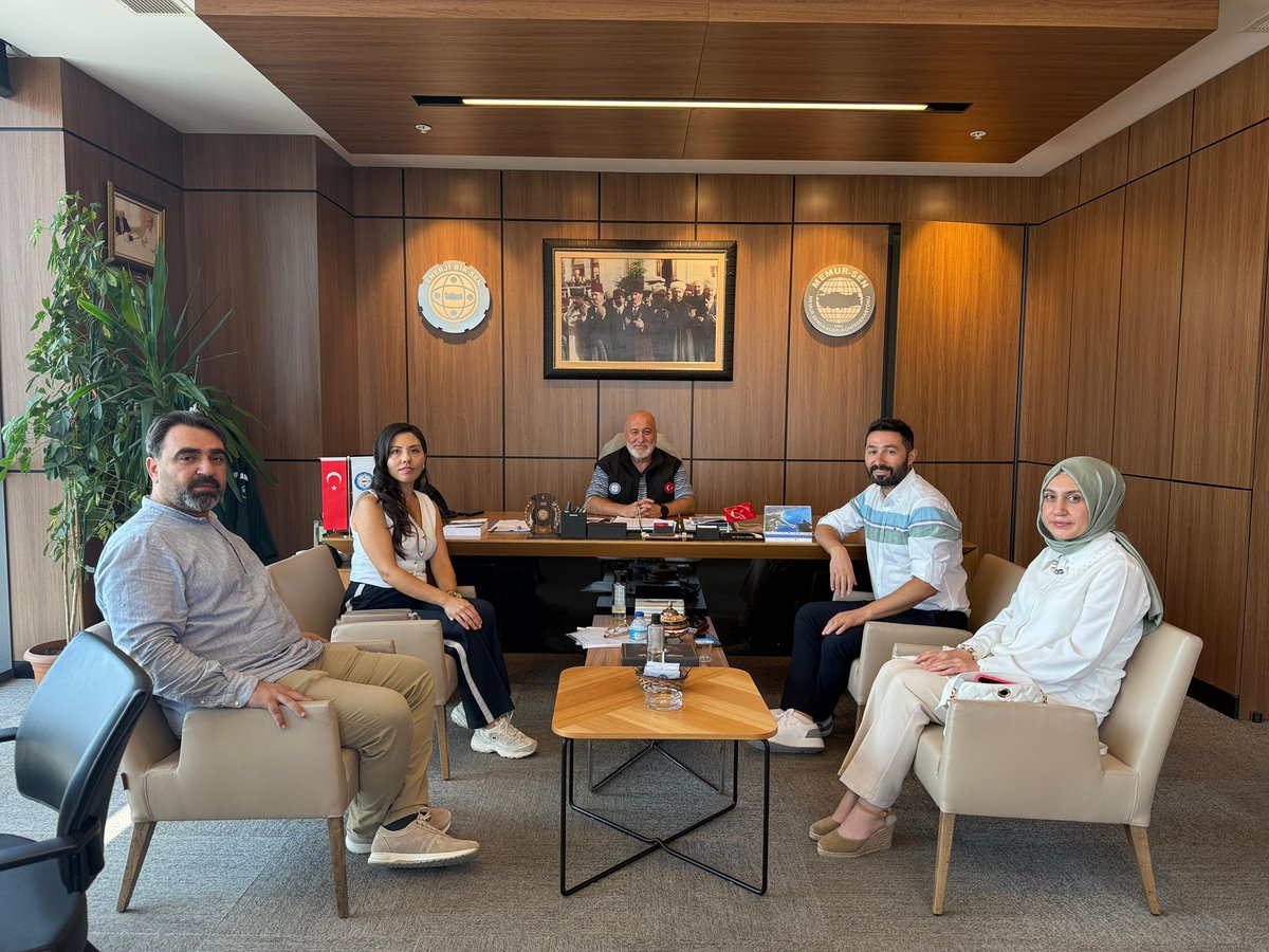 Kamu Mühendisleri Platformu (@kamuhendisleri) on Twitter photo Memur-Sen Mevzuat ve Toplu Sözleşmeden Sorumlu Genel Başkan Yardımcısı Sayın Hacı Bayram Tonbul ile kamu mühendislerinin toplu sözleşme talepleri üzerine bir görüşme gerçekleştirdik.
Görüşmede, kamu mühendislerinin uzun süredir çözüm bekleyen mali ve özlük haklarına ilişkin Memur-Sen Mevzuat ve Toplu Sözleşmeden Sorumlu Genel Başkan Yardımcısı Sayın Hacı Bayram Tonbul ile kamu mühendislerinin toplu sözleşme talepleri üzerine bir görüşme gerçekleştirdik.
Görüşmede, kamu mühendislerinin uzun süredir çözüm bekleyen mali ve özlük haklarına ilişkin