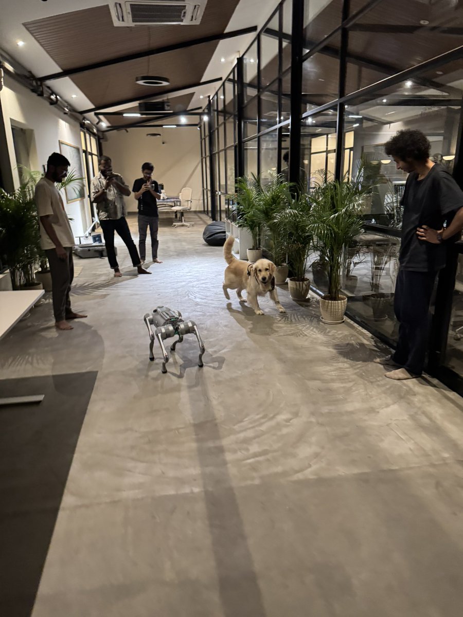 sowmay_jain's tweet image. biology vs mechanics!

we are entering a scary yet exciting era.

not sure if we are biologically tuned up for what’s coming.

insane experiments underway at @heliumrobotics