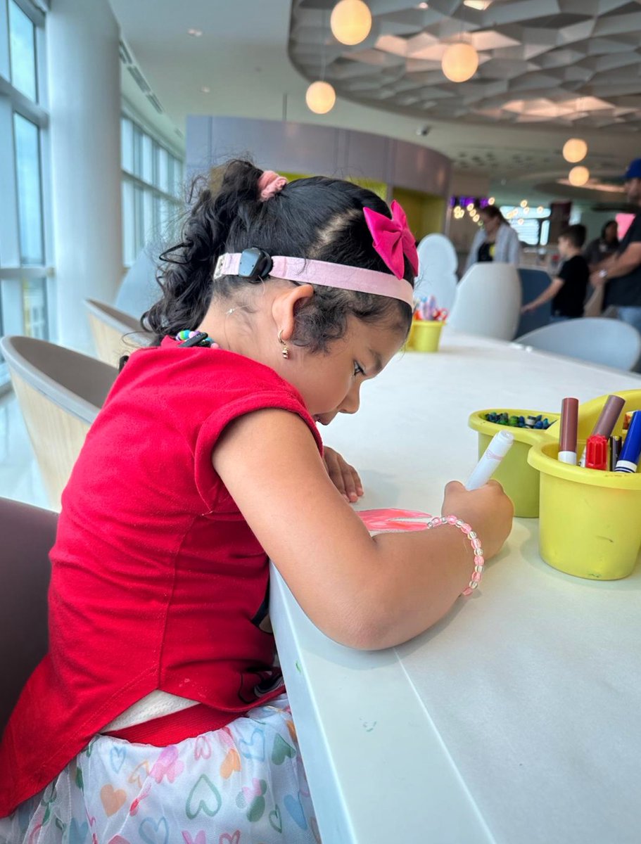 JDCHospital's tweet image. Our recent Bone Conduction Hearing Event at Joe DiMaggio Children’s Hospital brought families together to explore hearing solutions, connect with experts, and support one another.
🦴❤️ To learn more about the full range of ENT services, visit: jdch.com/services/ear-n…