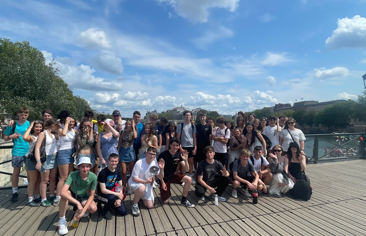 Mme Bowen tweet media