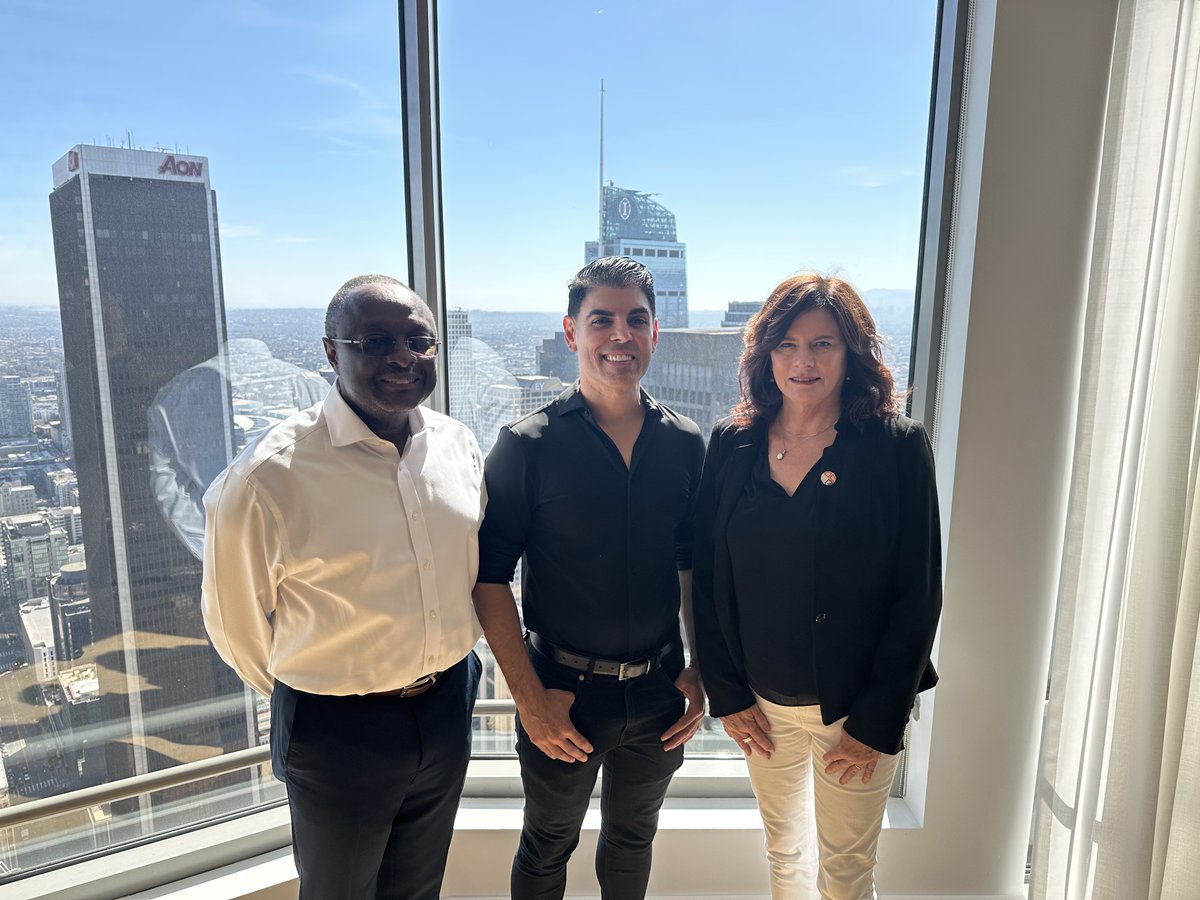 UFdcp's tweet photo. It was great catching up with UF School of Architecture graduate @reverselong (BDES '09) last week at his office in California. #OneDCP https://t.co/Kg5D2SavqG