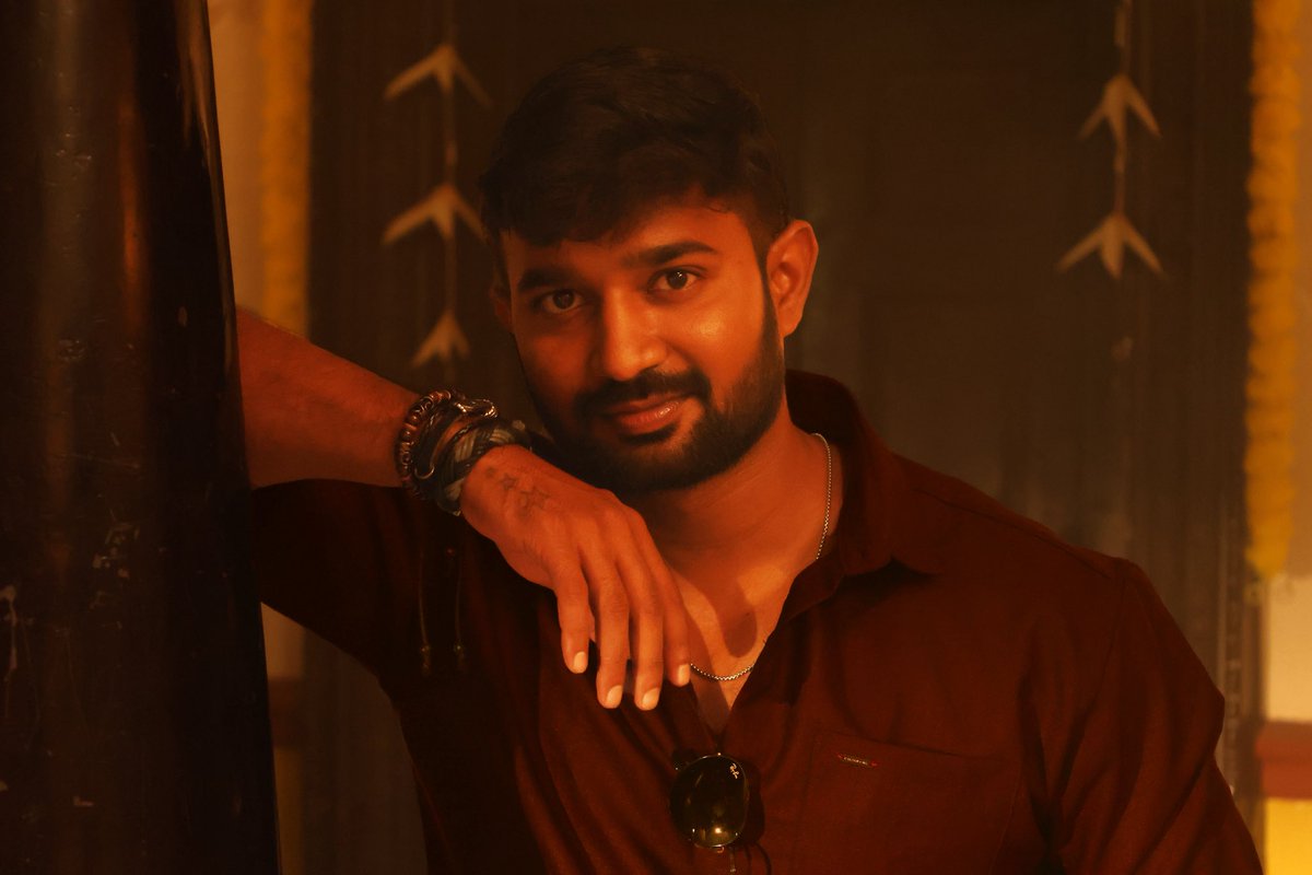 Rishivickyaru's tweet photo. Every picture has its own story to tell #ɴᴇᴡᴘᴏsᴛ #shooting #albumsongs💜 #shootingoftheday #songs #tamilsong #songlover #kollywood #kollywood_tamil #kollywoodsongs #rishiganesh #actor #newphotographer #newphoto #photos https://t.co/KkeCPOwRIp