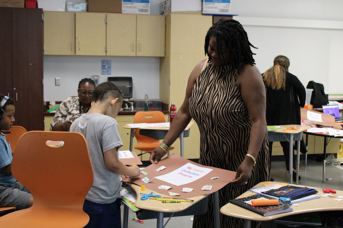 Summer learning is buzzing at Columbus City Schools! Students at Ecole Kenwood French Immersion enjoyed a special visit from The Wilds, exploring the amazing world of insects during their “Bug Out!” lessons. Merci to our friends at The Wilds for bringing nature into the classroom