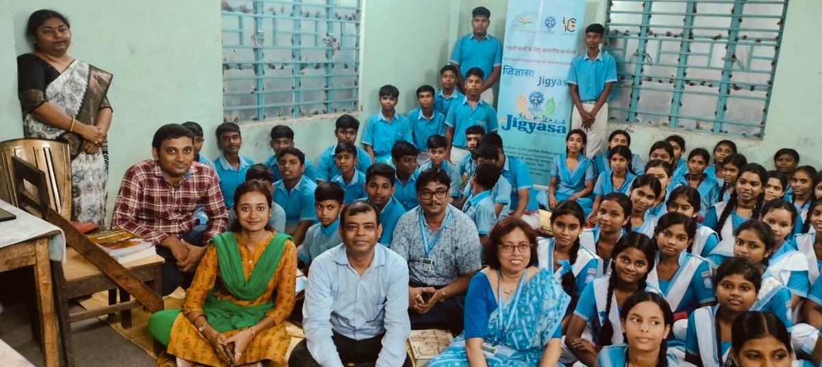 csir_iicb's tweet image. CSIR Jigyasa Programme at Samar Smriti Uchcha Vidyalaya (High School), Kolkata on July 08, 2025. Dr. Indu Bhusan Deb, Senior Principal Scientist of CSIR-IICB demonstrated on Science & Fun.