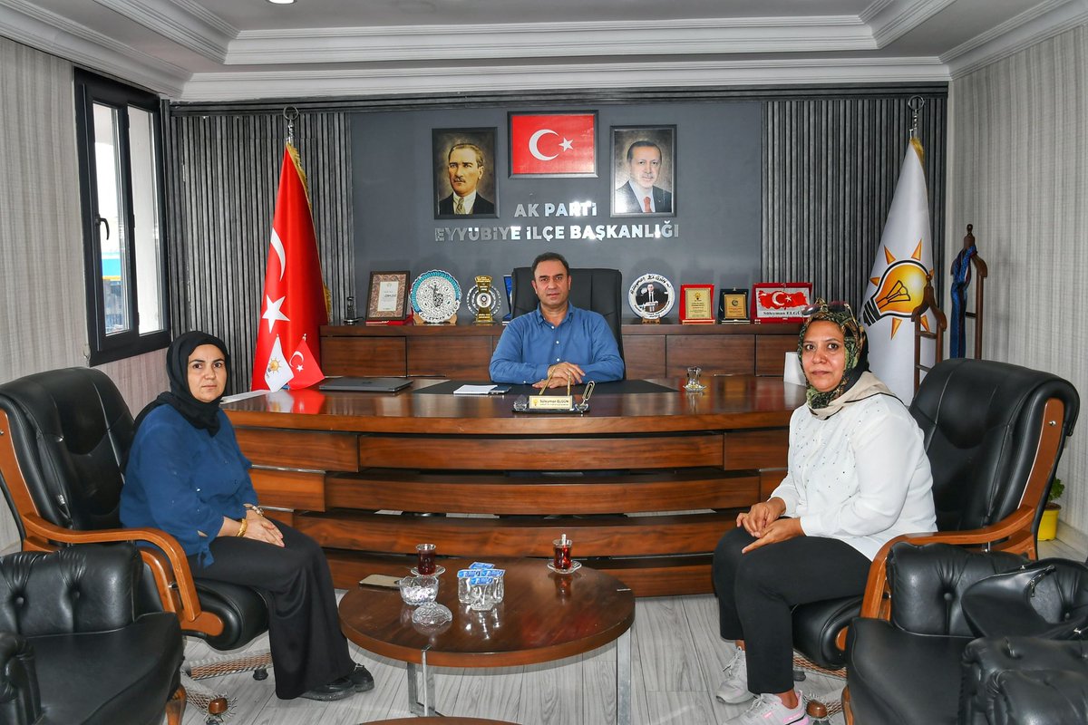İlçe Kadın Kolları Yönetim Kurulu Üyeleri, İlçe Başkanımız Süleyman Elgün’ü ziyaret ettiler.

Yapılan çalışmalar hakkında durum değerlendirmesinde bulundular.

Nazik ziyaretlerinden ötürü kendilerine teşekkür ediyoruz.

#SevdamızEyyübiye