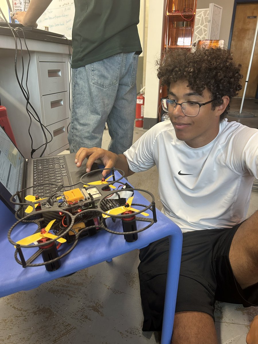 MassRobotics's tweet image. MassRobotics Summer Drone academy 🙌
#stem #summer
Read more here: massrobotics.org/summer-drone-a…